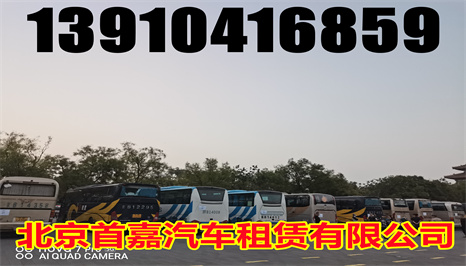 在爬坡、泥泞道路和颠簸路上行驶时
